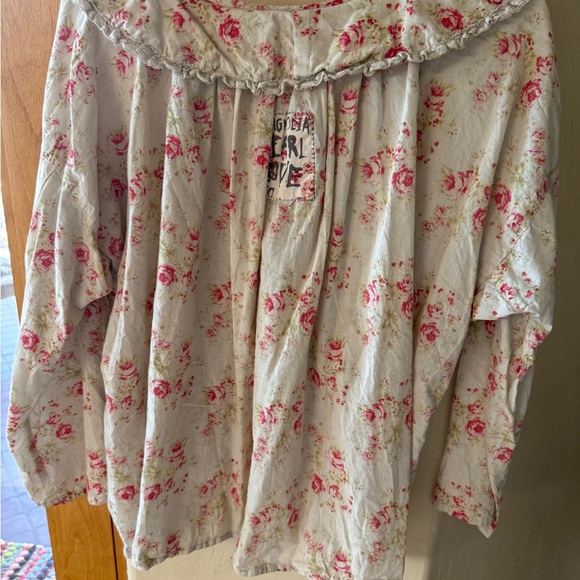 Magnolia Pearl Ana Lucia Blouse
1276- cottage - Picture 4 of 7